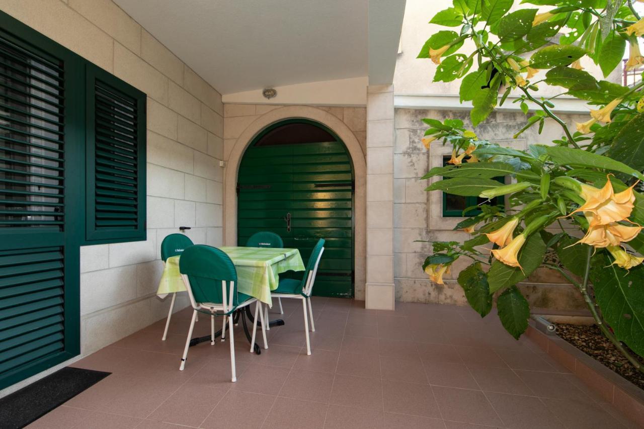 Apartmani Biser Tučepi Exterior foto